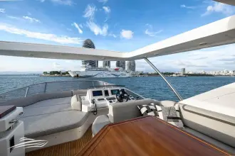 Thumbnail von Azimut 70 9451007