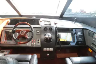 Thumbnail von Fairline Squadron 74 YINWA