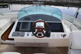 Thumbnail von Fairline Squadron 74 YINWA