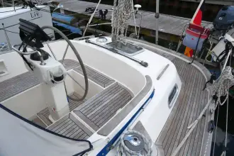 Thumbnail von Hallberg-Rassy 37