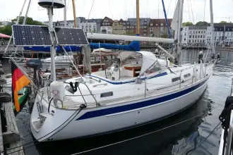 Thumbnail von Hallberg-Rassy 37