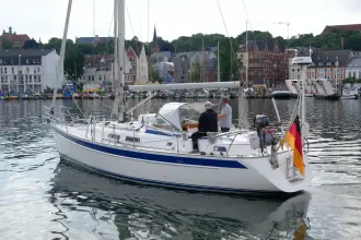 Thumbnail von Hallberg-Rassy 37