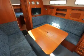Thumbnail von Hallberg-Rassy 37