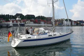 Thumbnail von Hallberg-Rassy 37