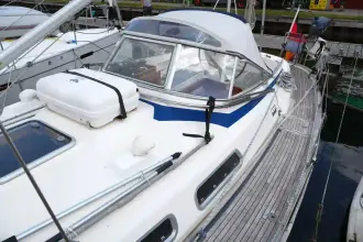 Thumbnail von Hallberg-Rassy 37