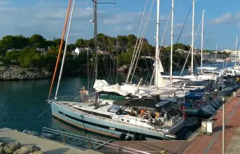 Thumbnail von Beneteau Oceanis Yacht 62.