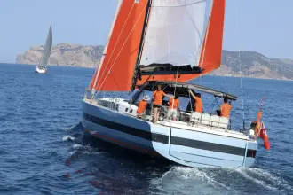 Thumbnail von Beneteau Oceanis Yacht 62.