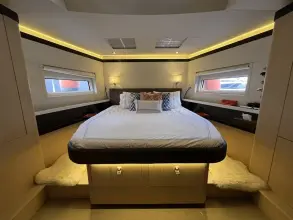 Thumbnail von Beneteau Oceanis Yacht 62.