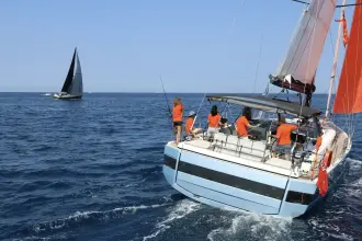 Thumbnail von Beneteau Oceanis Yacht 62.