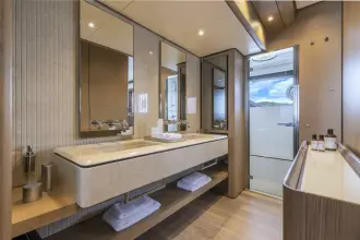 Thumbnail von Ferretti Yachts 1000 EPIC