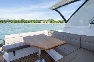 Thumbnail von Sealine S335 See her at all upcoming boat shows