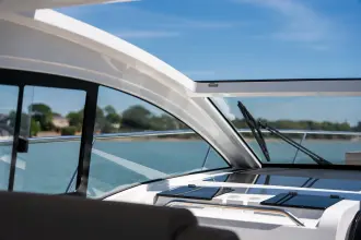 Thumbnail von Sealine S335 See her at all upcoming boat shows