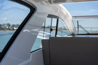 Thumbnail von Sealine S335 See her at all upcoming boat shows