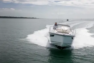 Thumbnail von Sealine S335 See her at all upcoming boat shows
