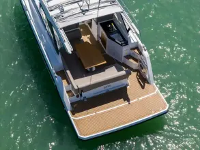 Thumbnail von Sealine S335 See her at all upcoming boat shows