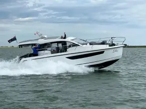 Thumbnail von Sealine C330 Lelia