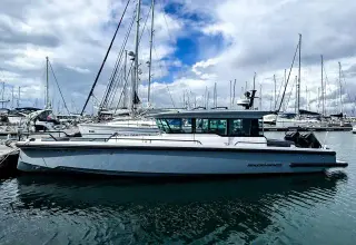 Axopar 37 XC Cross Cabin DYLIS