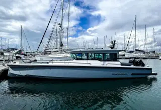 Axopar 37 XC Cross Cabin DYLIS
