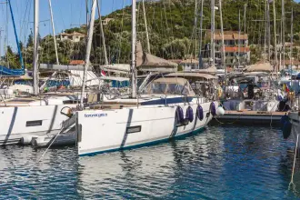 Bavaria Cruiser 45 Style Hummingbird