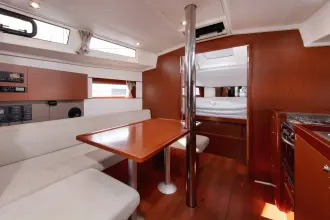 Thumbnail von Beneteau Oceanis 38.1