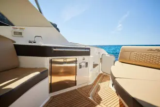 Thumbnail von Sea Ray 320 Sundancer