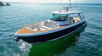 Tiara Yachts 43LS