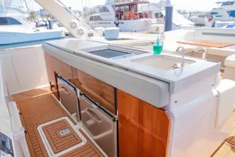 Thumbnail von Tiara Yachts 43LS