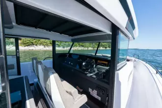 Thumbnail von Axopar 45 XC Cross Cabin Stock 2