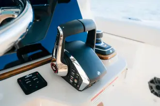 Thumbnail von Boston Whaler 360 Outrage