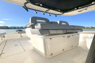 Thumbnail von Boston Whaler 330 Outrage