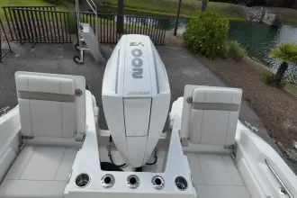 Thumbnail von Boston Whaler 220 Dauntless