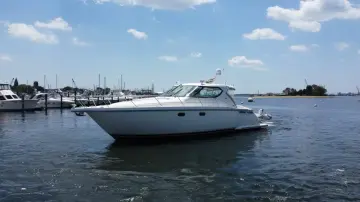 Thumbnail von Tiara Yachts 43 Sovran Keep'n it Reel
