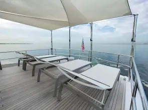 Thumbnail von Hatteras 	100 Motor Yacht  Living the Experience