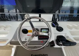 Thumbnail von Everglades 435 CC