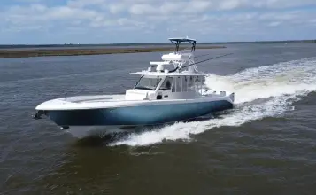 Thumbnail von Everglades 435 CC