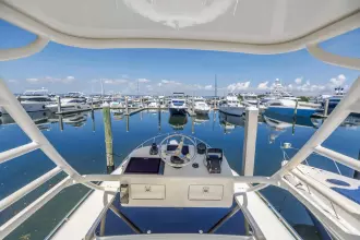 Thumbnail von Boston Whaler 405 Conquest