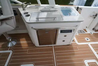 Thumbnail von Boston Whaler 320 Vantage