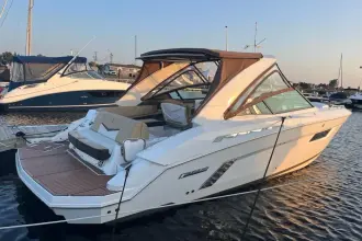 Cruisers Yachts 338 SS