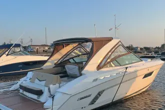 Thumbnail von Cruisers Yachts 338 SS