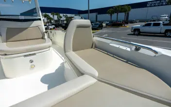Thumbnail von Boston Whaler 270 Dauntless