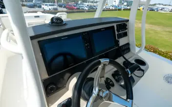 Thumbnail von Boston Whaler 270 Dauntless