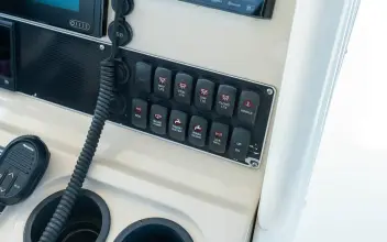 Thumbnail von Boston Whaler 270 Dauntless