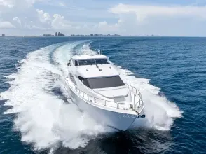 Thumbnail von Hatteras 80 Enclosed Bridge Skylounge