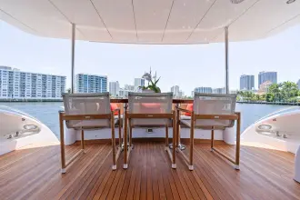 Thumbnail von Hatteras 80 Enclosed Bridge Skylounge