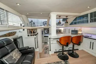 Thumbnail von Cruisers Yachts 3850 Aft Cabin Bada Bing