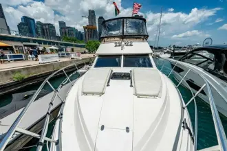 Thumbnail von Cruisers Yachts 3850 Aft Cabin Bada Bing