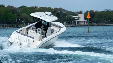 Thumbnail von Boston Whaler 280 Outrage