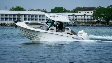 Thumbnail von Boston Whaler 280 Outrage