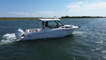 Boston Whaler 325 Conquest