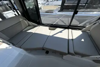 Thumbnail von Boston Whaler 365 Conquest